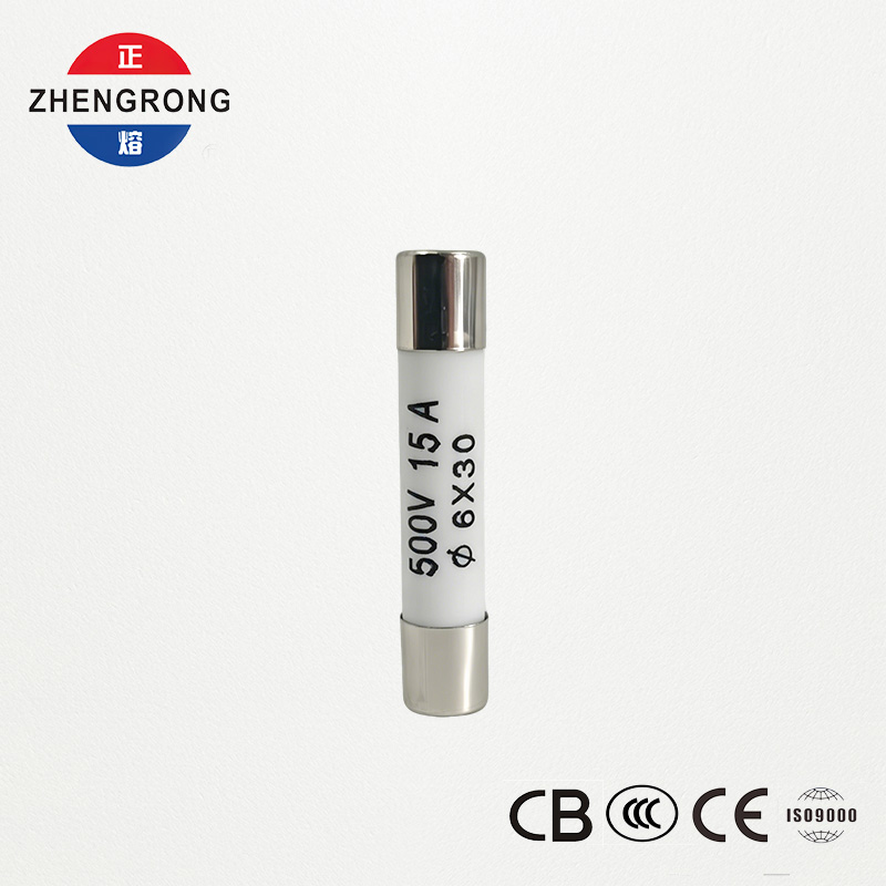 Fusibles R058 6*30mm de haute qualité 15A pour les distributeurs internationaux